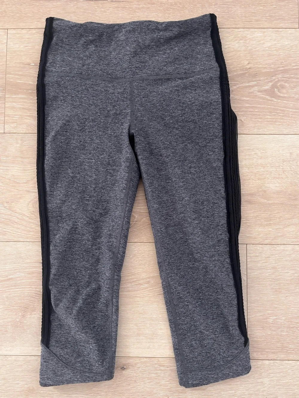Lululemon Heather Gray Cropped Athletic Leggings with Black Side Panels